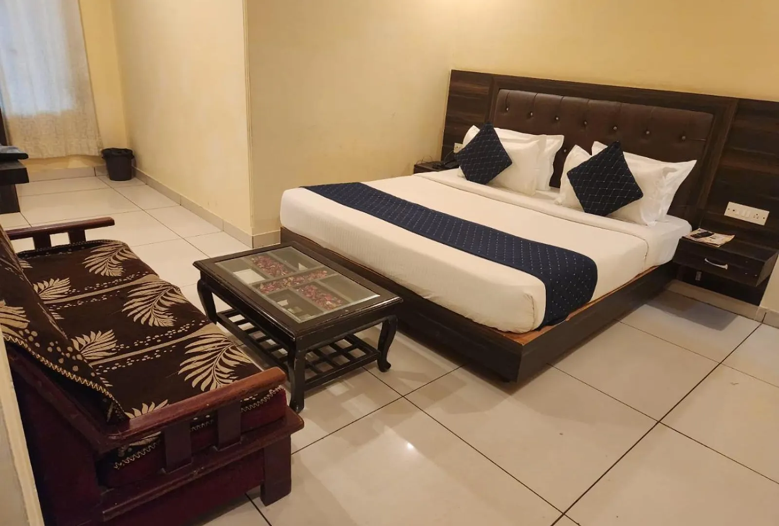 Hotel Grand Cozy Cave New Delhi 3*,  India